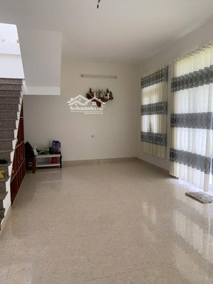 bán nhà 2 tầng hoàn công tại vĩnh trung dt 143,9m2 hẻm nội bộ 2,5m, nhà thoáng mát, giá 2,9 tỷ