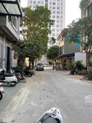 doanh thu 1 tỷ/năm tại đấu giá mậu lương hà đông giá 19.3 tỷ