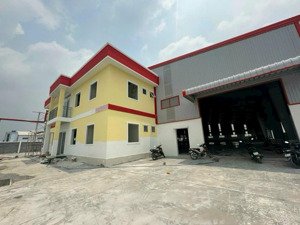cho thuê kho xưởng 4500m2 (xd: 2500m2) ở nguyễn hữu trí, bến lức. đường xe cont, pccc tự động.