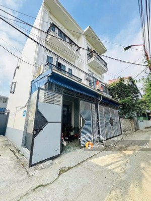 nhà 3 tầng lô góc sân cổng riêng cực đẹp tại quỳnh hoàng nam sơn ngõ ô tô đỗ cửa