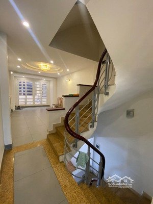 nhà phố văn cao - cách 200m ra hồ tây - ô tô vào nhà - 2 thoáng trước sau - 5 tầng mới ở luôn