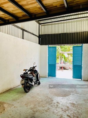 chính chủ cho thuê nhà nguyên căn hẻm 185 đường ngô chí quốc, có sân rộng đậu xe hơi