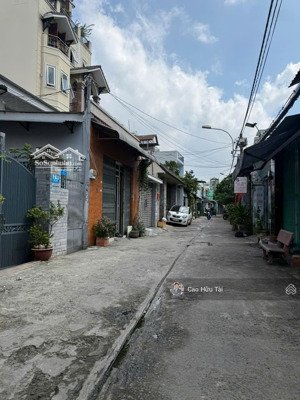 nhà đẹp kế chợ tân hương hẻm 1 sẹc tây sơn 63m 2 tầng đúc chỉ 4.7 tỷ