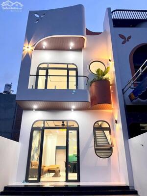 BÁN NHÀ 1T/1L MỚI 100% FUL NỘI THẤT ĐƯỜNG VÕ VĂN KIỆT SÁT THÀNH PHỐ MỚI