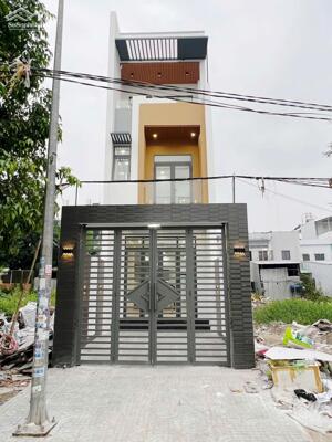 NHÀ PHỐ LONG AN – THIẾT KẾ ĐẸP – 1 TRỆT 2 LẦU – 4PN – GIÁ 2 TỶ 3