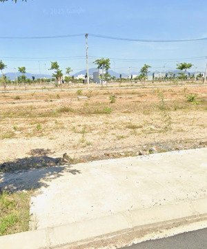 bán gấp lô nam hoà xuân đối diện trường học b2.127 giá chỉ 4,8 tỷ