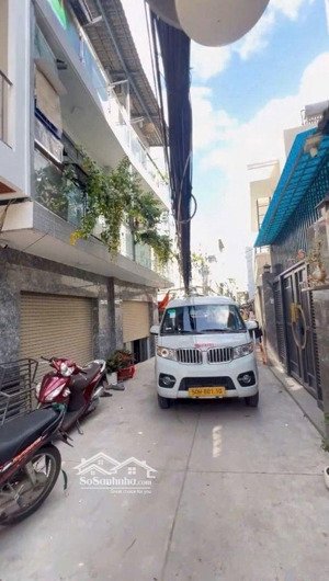 hẻm ô tô, 7 phòng ngủ, 32m2, gần quận 1, quận 4, giá nhỉnh 5 tỷ