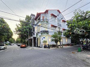 nhà 3 tầng lô góc hải châu gần công viên châu á