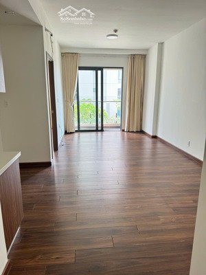 akaricicy cho thuê nhà có 2 máy lạnh,2 máy nước nóng ,máy giặt rèm giá 9tr3