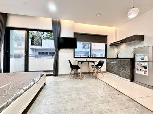 studio ban công - phòng đẹp - mới - full nội thất - gần cầu nguyễn văn cừ tiện ra q5, q7, q1