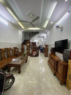 giảm 500triệu, nhà sát aeon tân phú, hxh, 66m2, 4 tầng, 5pn, nhỉnh 7tỷ nhà nội thất gỗ căm xe.