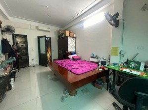 gần hoàng cầu, ô tô, 43 m2, 4 tầng, mặt tiền 5 m, chỉ hơn 14 tỷ (có thương lượng)