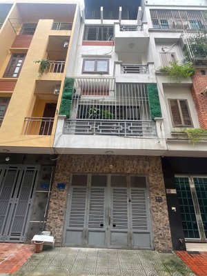 nhà đẹp hiếm có kđt văn quán, gần hồ, trường, chợ. vị trú đẹp, giá rẻ nhất khu vực 18,2 tỷ.