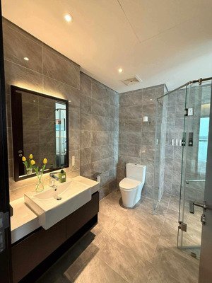 chính chủ cần bán căn hộ 1 phòng ngủ 37m2 trung tâm hạ long giá cắt lỗ 