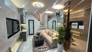 5,1 tỷ có nhà nguyễn trãi, thanh xuân, dt 30m2, 5 tầng, 3 ngủ đủ công năng. ngõ ô tô