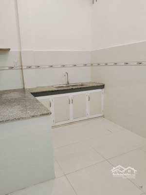 bán nhà mặt tiền hxh rộng 8m phạm hùng gần satra, dt: 66m2 (4x16.5) 2t, 2pn, 2wc chỉ 3.5 tỷ