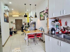 bán căn 2pn full đồ đẹp- tầng cao thoáng