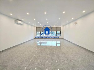 cho thuê nhà mặt đường võ nguyên giáp đoạn sầm uất, dt 140m2, ngang 7m, nhà 4 tầng thông sàn