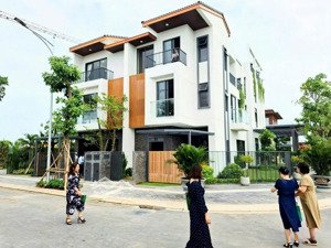 dự án siêu đô thị lk hcm chỉ với 1tỷ sở hữu ngay. nhà 2tầng, 3pn. cho thuê 12tr/th. xe đưa đón mp