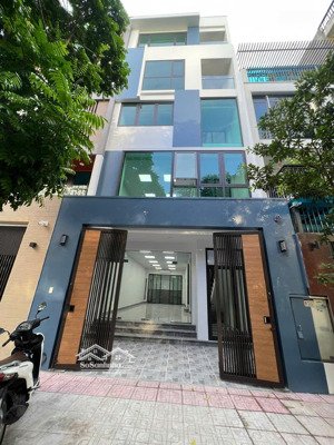 chính chủ cho thuê nhà mới nguyễn xiển, 160m x5 tầng, thang máy, thông sàn, oto đỗ thoải mái, 60tr