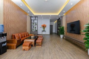 cho thuê nhà 5pn có thang máy đường 10m5, gần hồ nghinh sát biển diện tích: 90m²