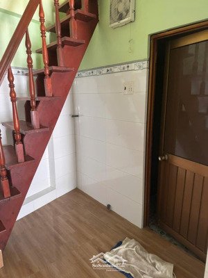 cho thuê nhà nguyên căn mặt tiền bến bình đông dtich 6mx9m , 1 trệt , 1 lầu giá 10tr/tháng