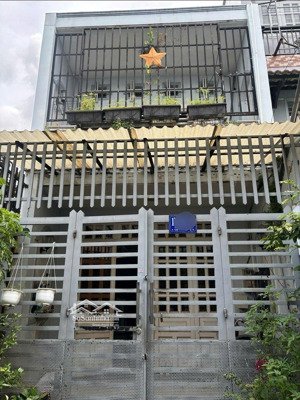 bán nhà hxh 2 tầng sát gò vấp 3pn 2wc chủ để lại nội thất