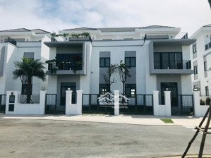 không thể bỏ lỡ biệt thự song lập aqua city sẵn nhà. giá bán all in 10.45 tỷ. em oanh 