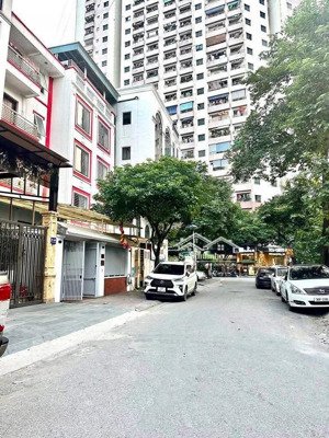 biệt thự tây hồ, ô tô tránh đỗ, 30m ra phố, sát hồ tây, 138/160m2, mt 6.8m, giá 3x tỷ