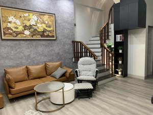 ái mộ bồ đề, 35m2, 5 tầng. giá 11,5 triệu/th lh xem nhà (zl) . nhà mới đep, ở sướng