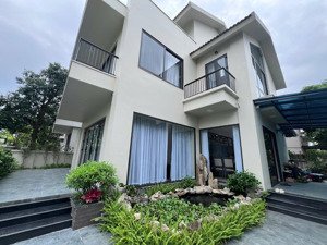 chính chủ cho thuê biệt thự cao cấp sunny garden city, 300m2 full nội thất, ở ngay