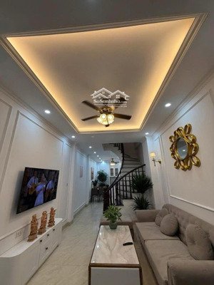 nhà thổ cư, rẻ như chung cư, ngõ 122 miêu nha, tây mỗ 36m2*4 tầng giá 6,1 tỷ.