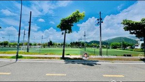 bán nhà phần thô 3 tầng gói 7 mỹ gia đối diện sân bóng chỉ 6tỷ200tr