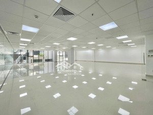 chính chủ cho thuê vp mặt phố trung kính, sàn 70m2 mới đẹp, ánh sáng tự nhiên. lh: 