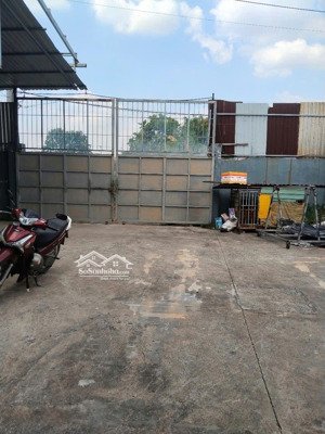 cho thuê nhà xưởnng ở hóc môn, dt 1000m2, giá 28tr/tháng