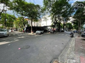 siêu phẩm lô góc dịch vọng 258m2 mặt tiền 30m view công viên xây tòa nhà vp - buding giá 120 tỷ