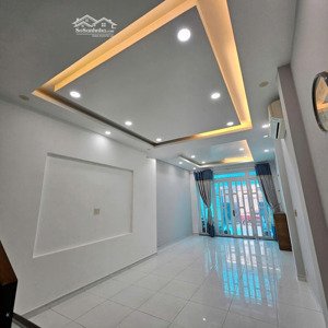 cần tiền bán gấp căn nhà đường số phường tân quy quận 7