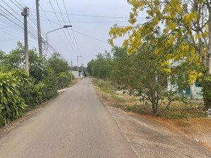 chính chủ gửi bán lô đất long an, longa thành ngay mặt trước sân bay, shr thổ cư sẵn.