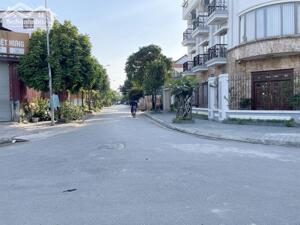Chuyển công tác bán 136m2 Đất Khu Đô Thị 31ha Trâu Quỳ, Phường Gia Lâm - Vị Trí Vàng KD