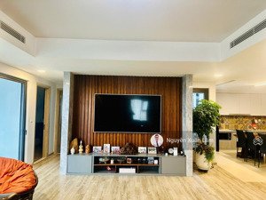 cần bán căn 158m2 full đồ view siêu đẹp long lanh nhìn hồ nhìn villa giá 10.8 tỷ bao phí lake 2