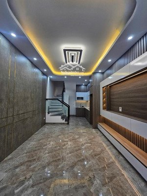 hơn 5 tỷ hộ khẩu tây mỗ dt 31m2 x 5 tầng, full nội thất ở luôn, ngõ nông gần phố, bãi gửi ô tô 15m