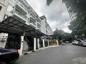 cho thuê nhà nguyên căn tại đồng bát. dt: 60m2 * 7 tầng. mt: 7m. thông sàn, thang máy, full đồ