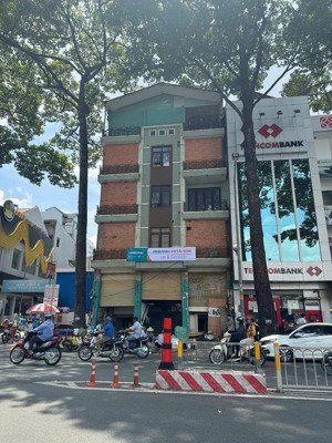 nhà mặt tiền đường trần hưng đạo đoạn 2 chiều quận 5