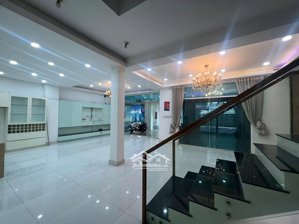 2 căn nhà phố liền kề 10x15, trệt, 3 lầu, 6 phòng lớn... giá 42 triệu, hợp trụ sở, trường học..