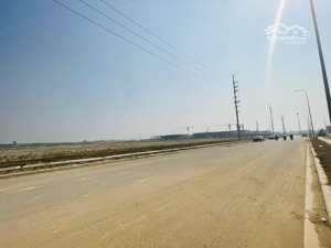 bán lô đất 5.1ha trong kcn yên phong, đã sẵn mặt bằng, xuất hoá đơn đủ. lh 