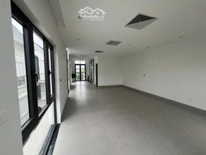 cho thuê biệt thự song lập 150m2 đường 30m kinh doanh sầm uất hoàn thiện full đh tm ocp1 gia lâm hn
