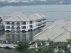 phố từ hoa - view hồ tây. căn hộ cho tây thuê - thang máy. ngõ thông 2 bên là hồ. dt 112m2 * 7t