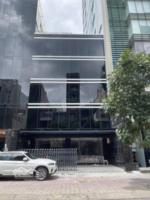 cho thuê mt 425 võ văn tần q3. (dt:7x20m 5 tầng ) nhà trống suốt ,có thang máy