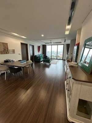 bán căn hộ tại green diamond 93 láng hạ 3pn