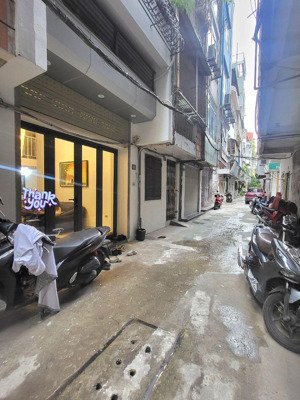 bán nhà riêng trần quang diệu, đống đa ô tô đỗ cửa chỉ 20 m ra mặt phố.